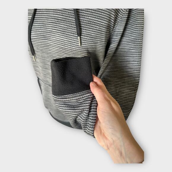 Womens PrAna Striped Hoodie Sweatshirt sz Large Black Gray Stripes Gorpcore Cozy - Picture 4 of 9